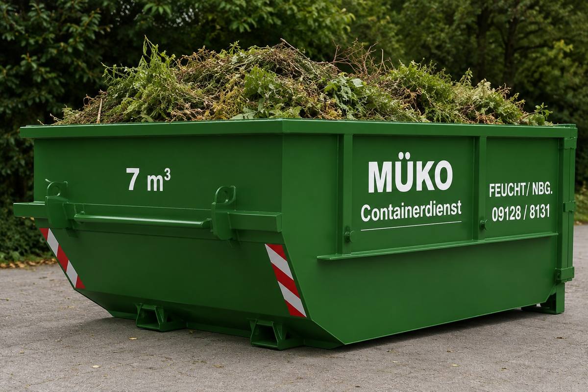 MÜKO Gartenmulde mit 7 m³ Grünschnitt und Heckenschnitt
